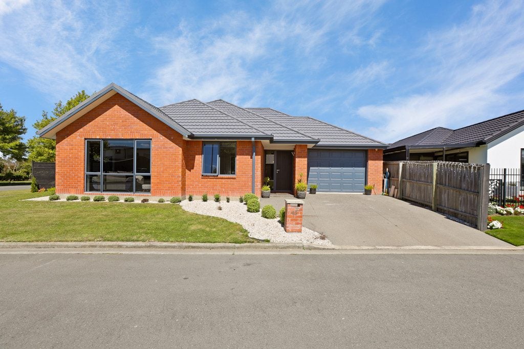 43 Carradale Avenue, Broomfield, Christchurch - Carousel 1