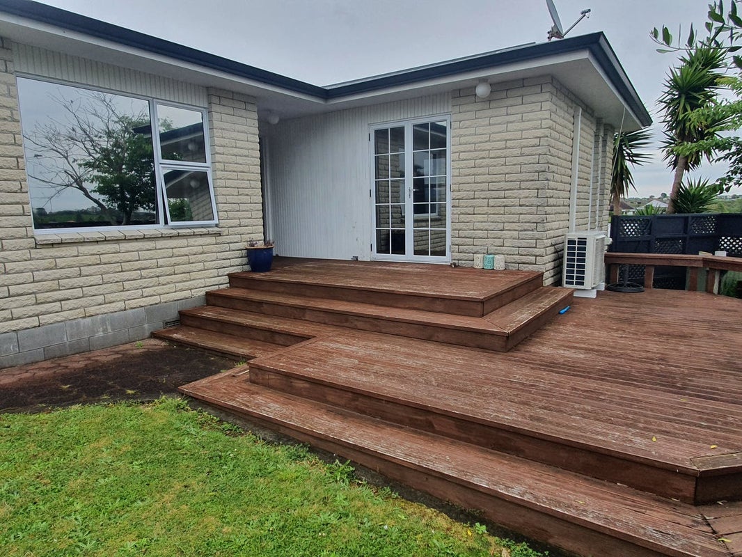 24 York Crescent, Westown, New Plymouth - Carousel 2