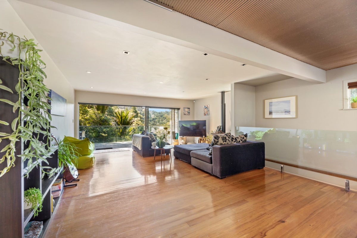 14 Opou Road, Titirangi, Auckland - Carousel 2