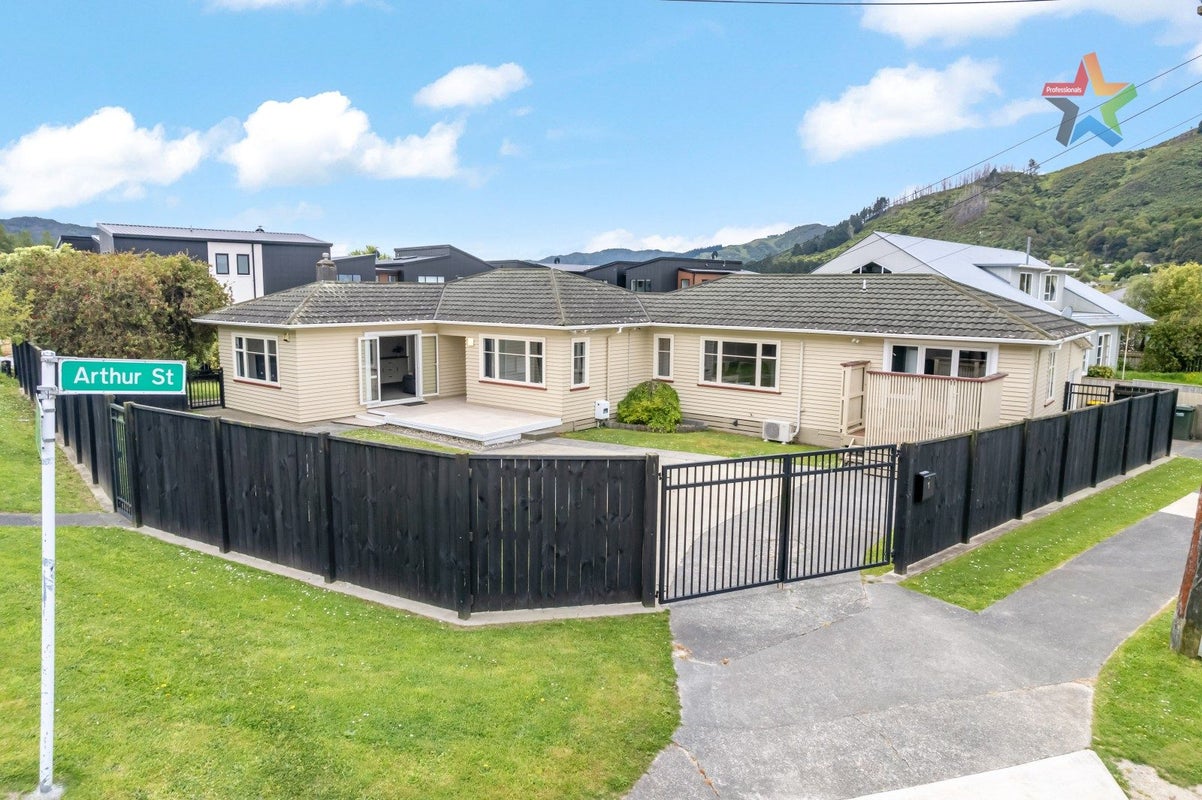 1 Arthur Street, Wainuiomata, Lower Hutt - Carousel 1