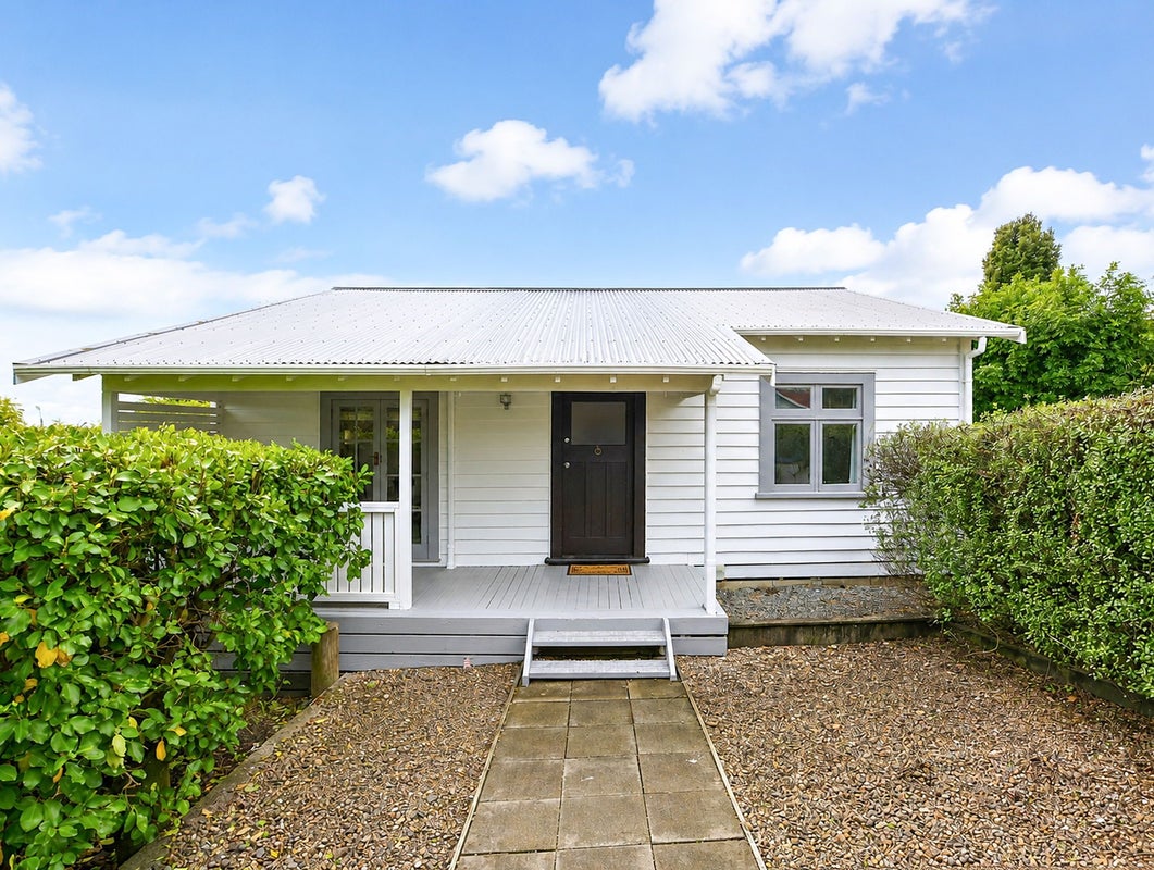 93A Lake Road, Frankton, Hamilton - Carousel 1