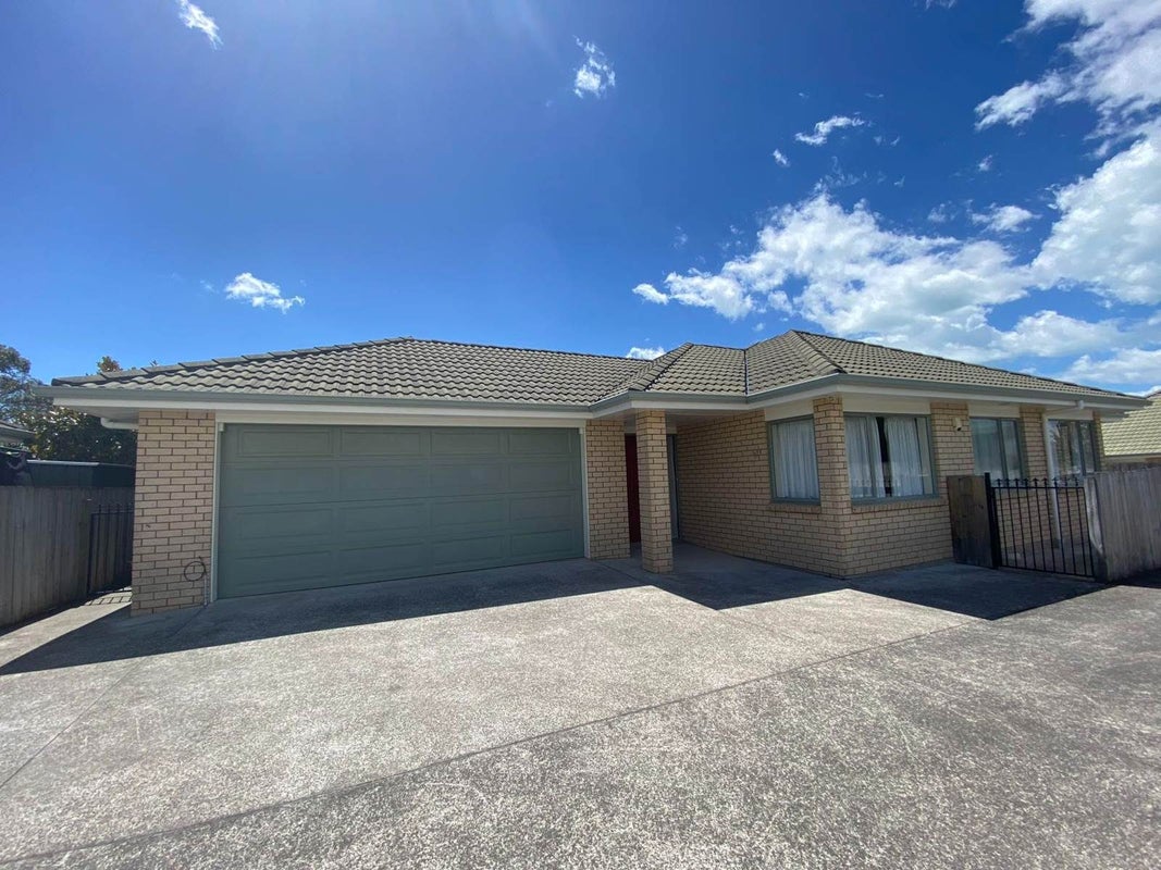 17B Drake Street, Howick, Auckland - Carousel 1