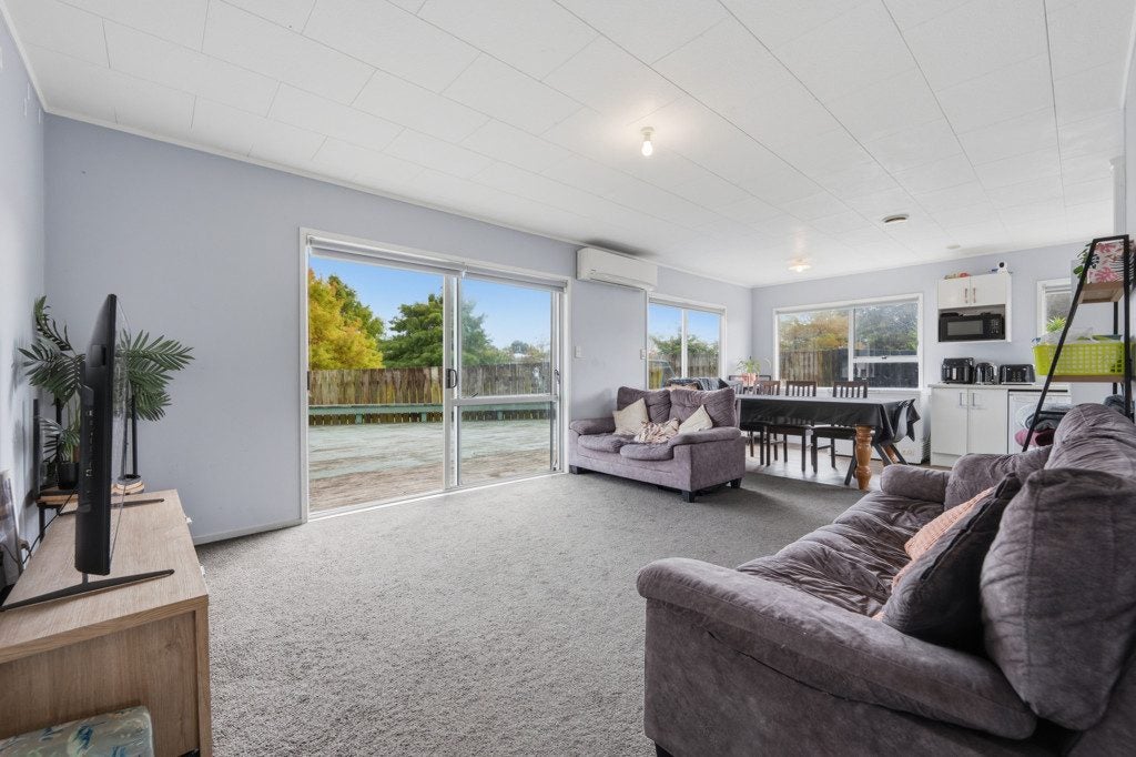 197 Mahia Road, Wattle Downs, Auckland - Carousel 2