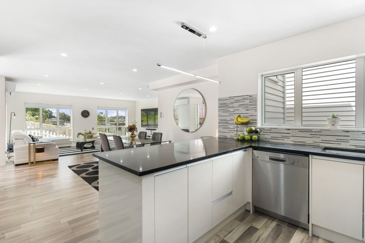 102A Oakdale Road, Mount Roskill, Auckland - Carousel 2