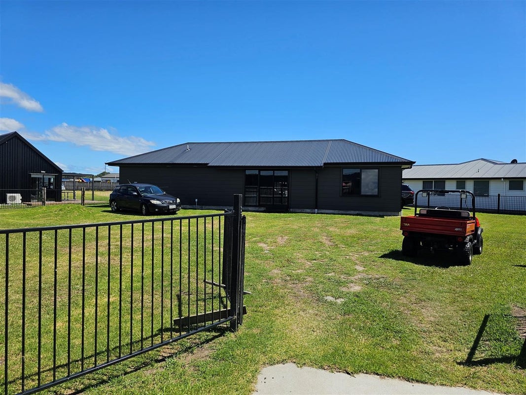 171 Harbour Drive, Matarangi, Whitianga - Carousel 1
