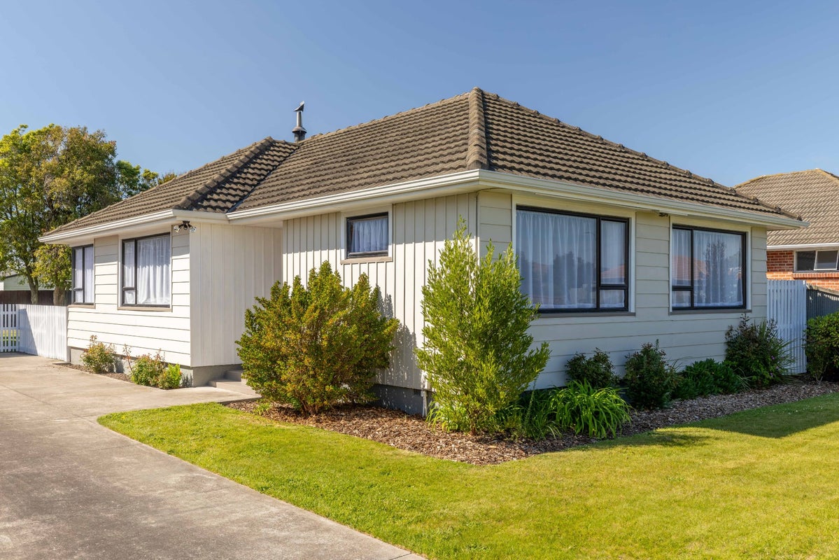 74 Manurere Street, Hei Hei, Christchurch - Carousel 2