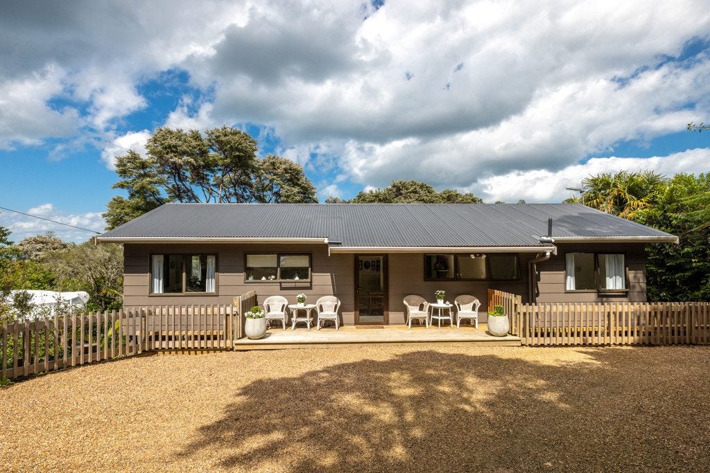 19 Bay Road, Ostend, Waiheke Island - Carousel 27