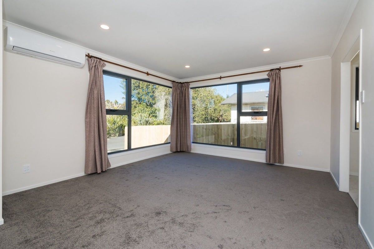 156 Sunnynook Road, Sunnynook, Auckland - Carousel 2