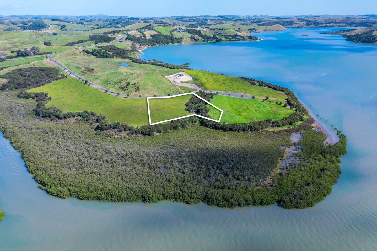 76 Hinamoki Drive, Kaiwaka - Carousel 2