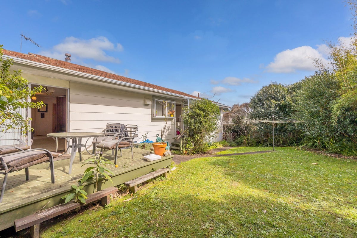 5 Laurina Road, Sunnynook, Auckland - Carousel 2