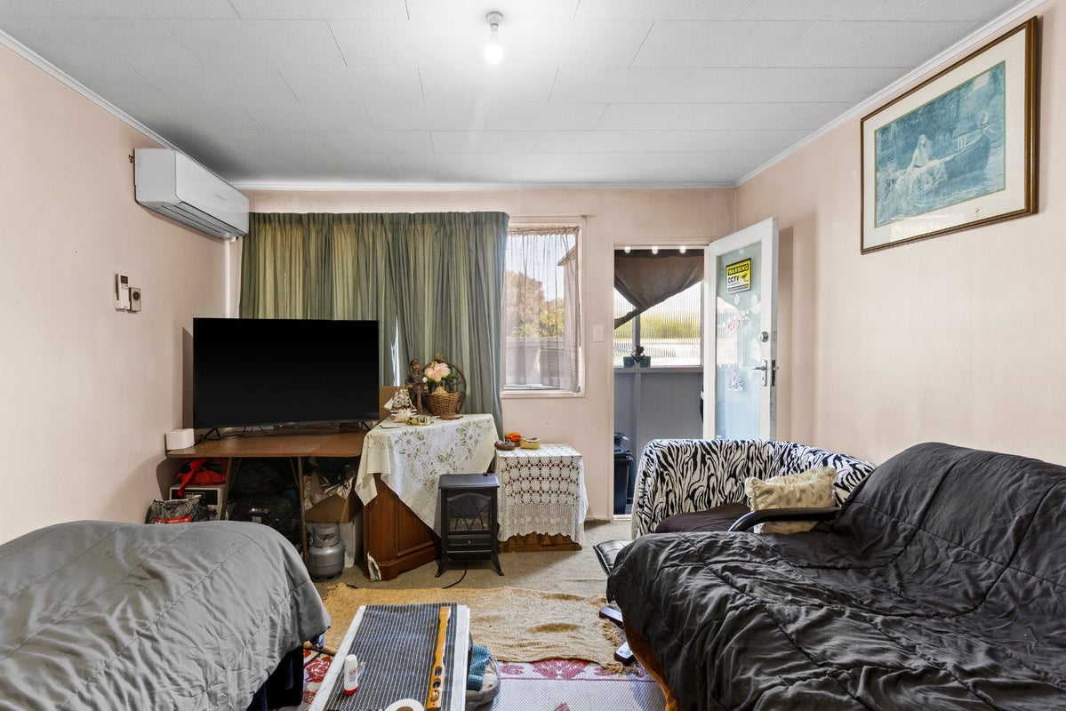 2/88 Guppy Road, Greenmeadows, Napier - Carousel 1
