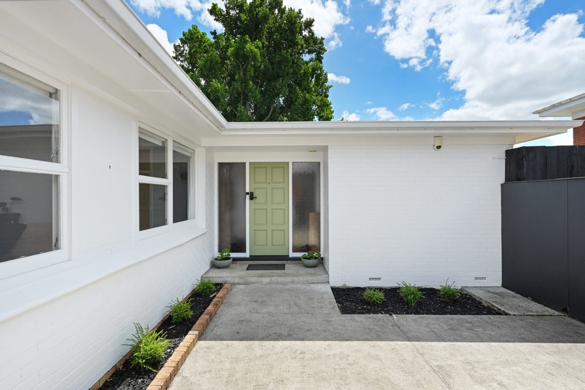 43 Hillcrest Road, Hillcrest, Hamilton - Carousel 1