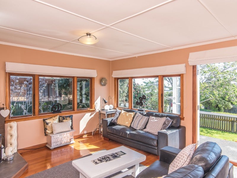 23 Kaka Road, Raumati Beach, Paraparaumu - Carousel 2