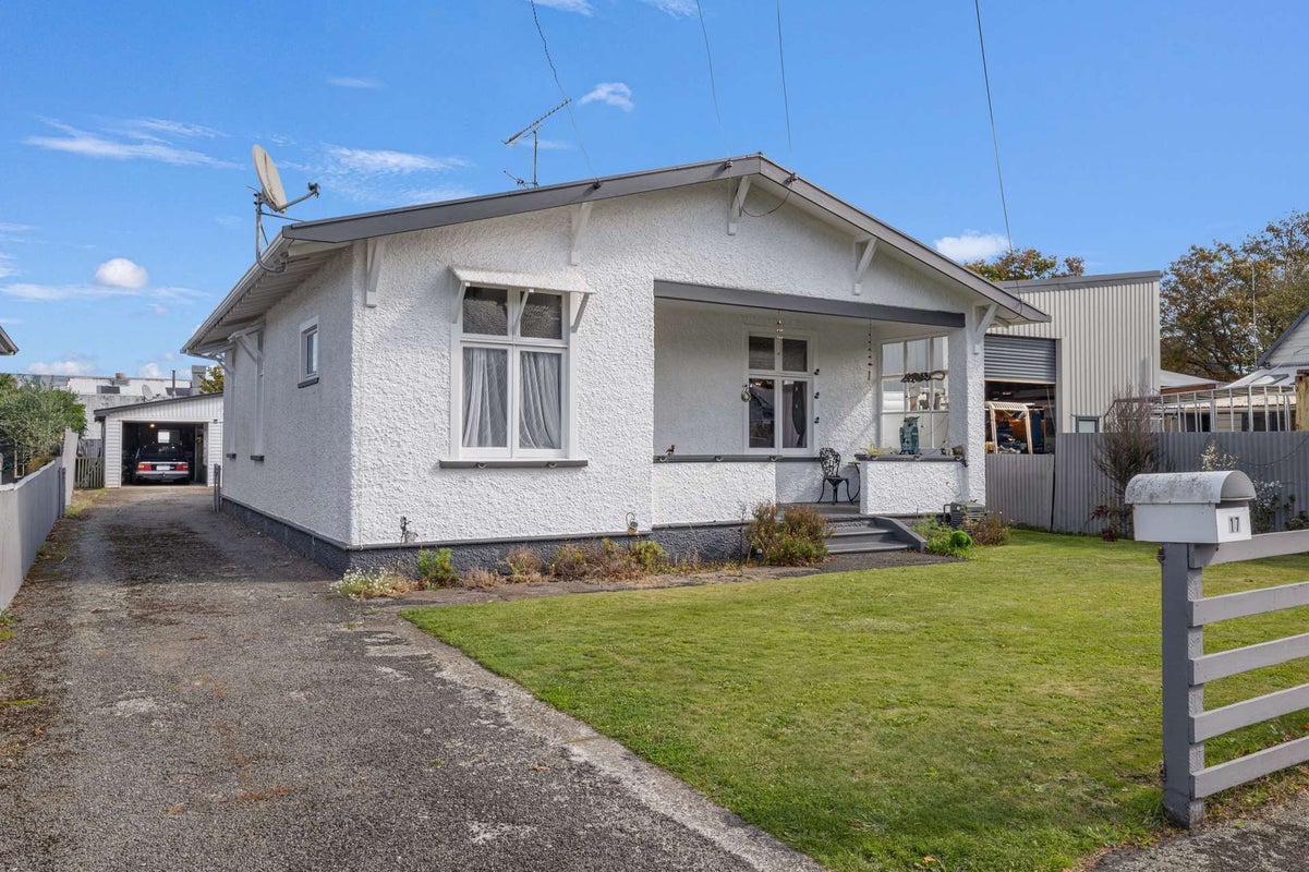 17 Spier Street, Aramoho, Whanganui - Carousel 1