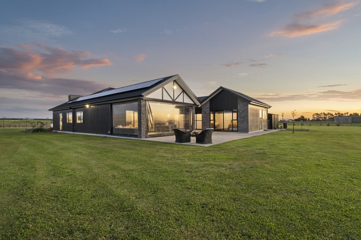 5 Alayna Court, Colyton, Feilding - Carousel 23