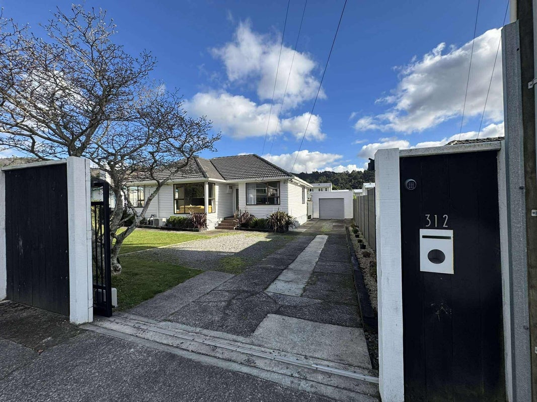 312 Stokes Valley Road, Stokes Valley, Lower Hutt - Carousel 1