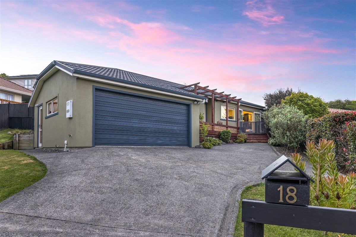 18 Cabeleigh Drive, Helensville, Helensville - Carousel 1