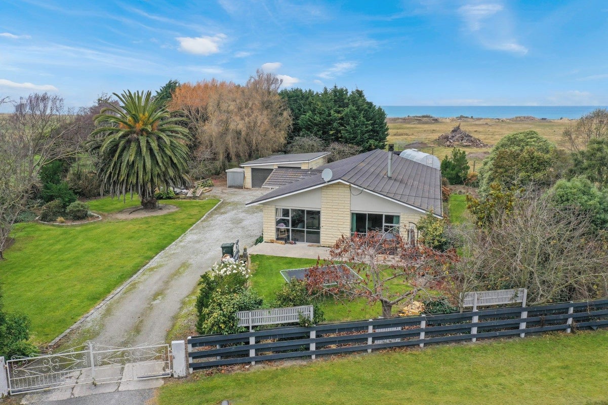 24 Shortland Road, Oamaru North, Oamaru - Carousel 1