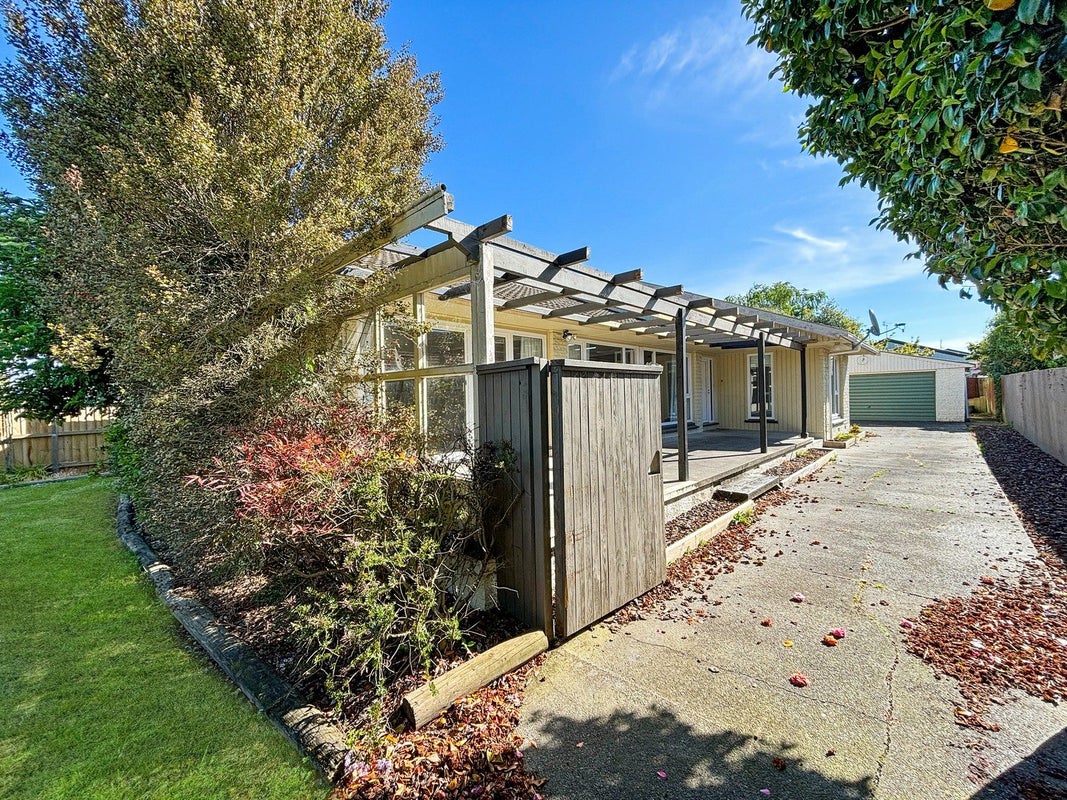 5 Brookby Crescent, Avonhead, Christchurch - Carousel 1