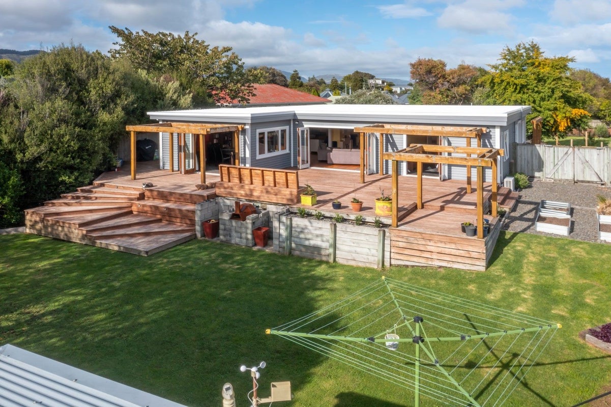 14 Goldsborough Avenue, Raumati Beach, Paraparaumu - Carousel 1
