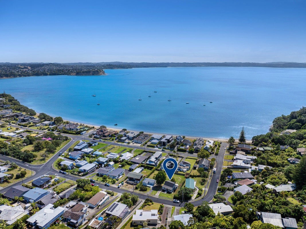 46 De Luen Avenue, Tindalls Beach, Whangaparaoa - Carousel 1