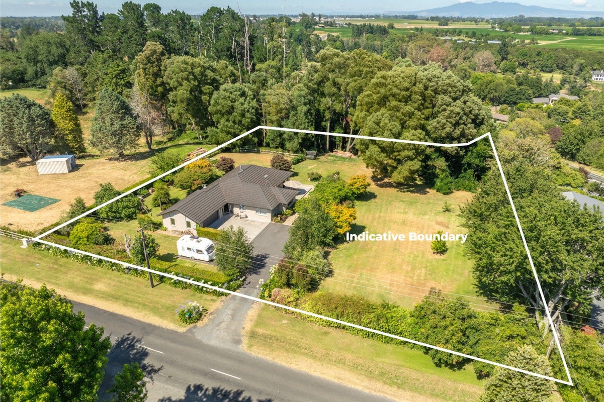 10 Pencarrow Road, Tamahere, Hamilton - Carousel 1