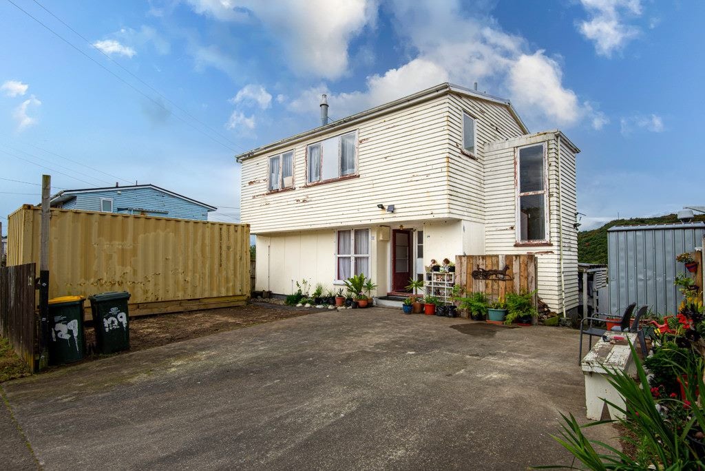 129 Sievers Grove, Cannons Creek, Porirua - Carousel 1
