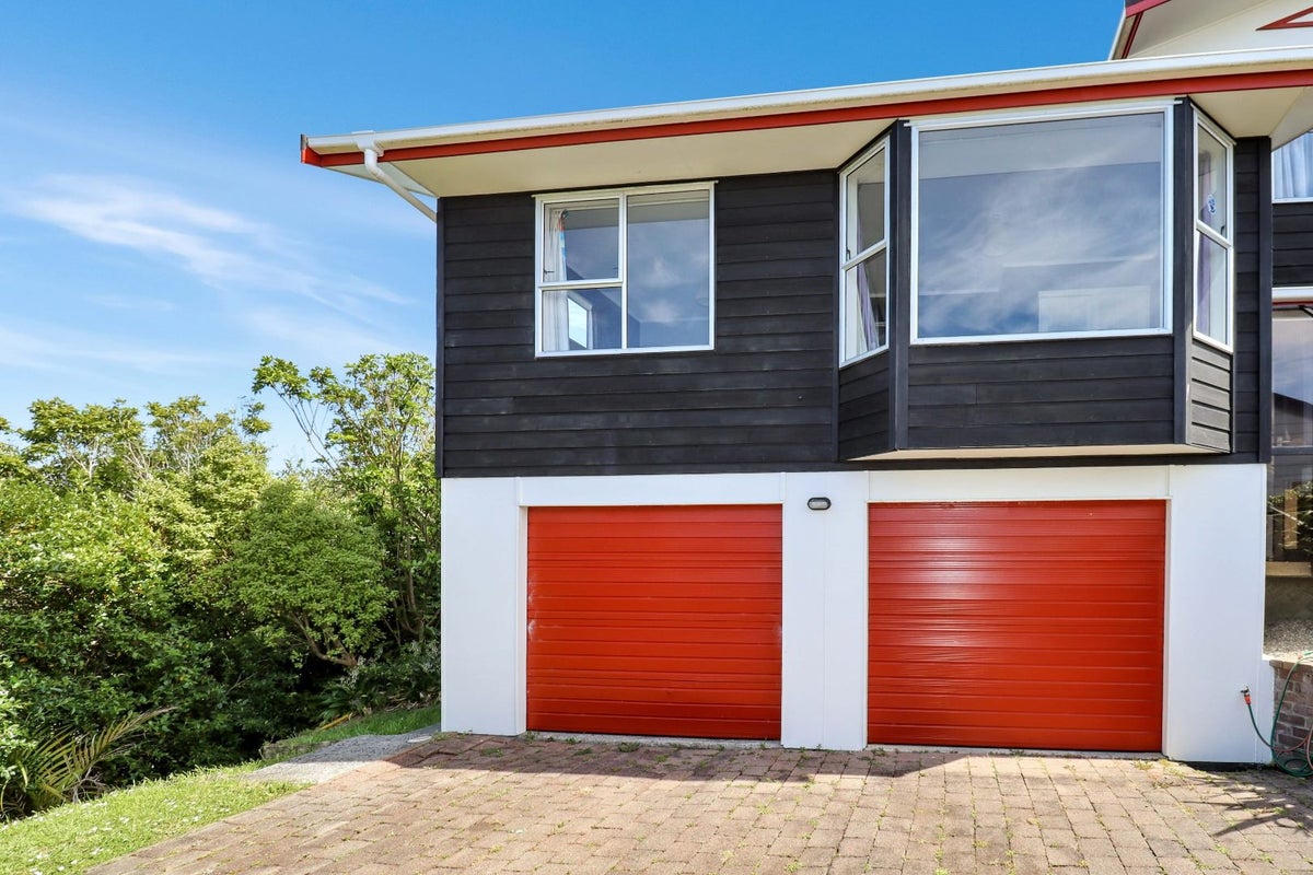 27 Cambrian Street, Churton Park, Wellington - Carousel 16