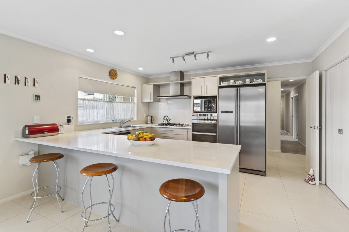 22 Pony Park Place, Beachlands, Auckland - Carousel 2