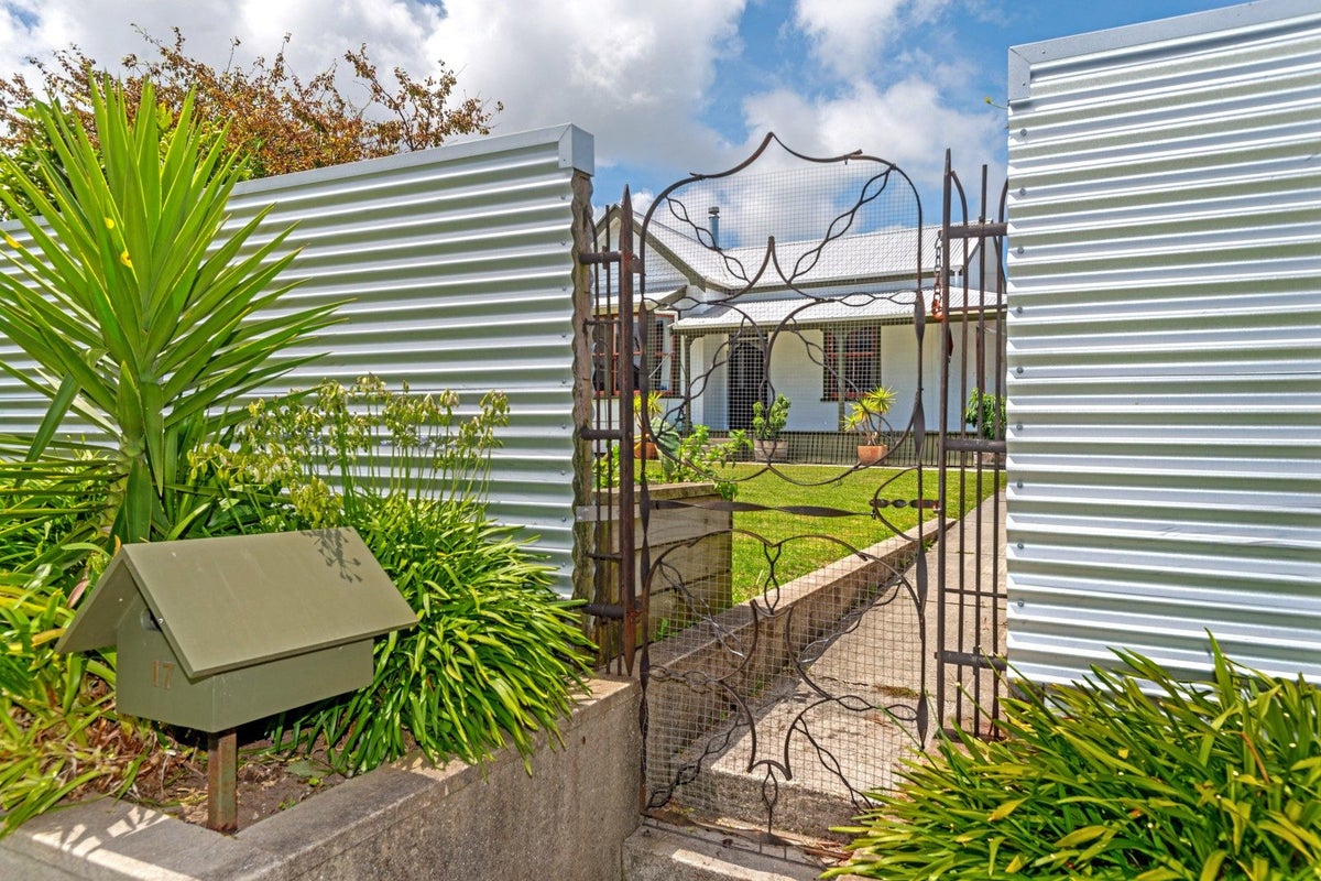 17 Ormond Road, Whataupoko, Gisborne - Carousel 23