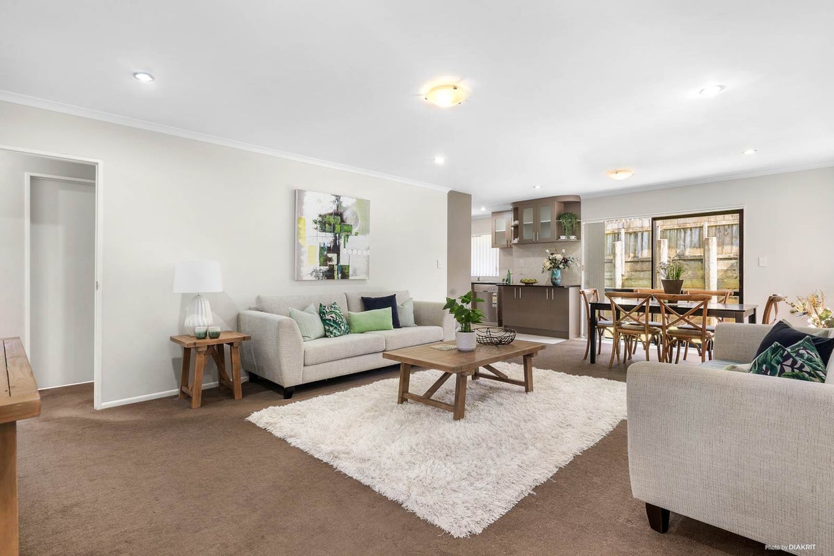 18B Christmas Road, Manurewa, Auckland - Carousel 2