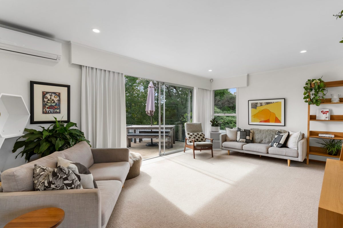 7 Fairdale Place, Birkdale, Auckland - Carousel 2