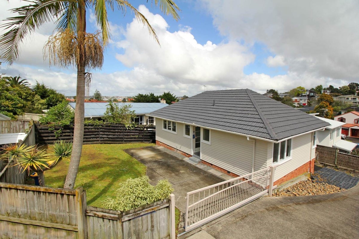 49A Merriefield Avenue, Forrest Hill, Auckland - Carousel 1