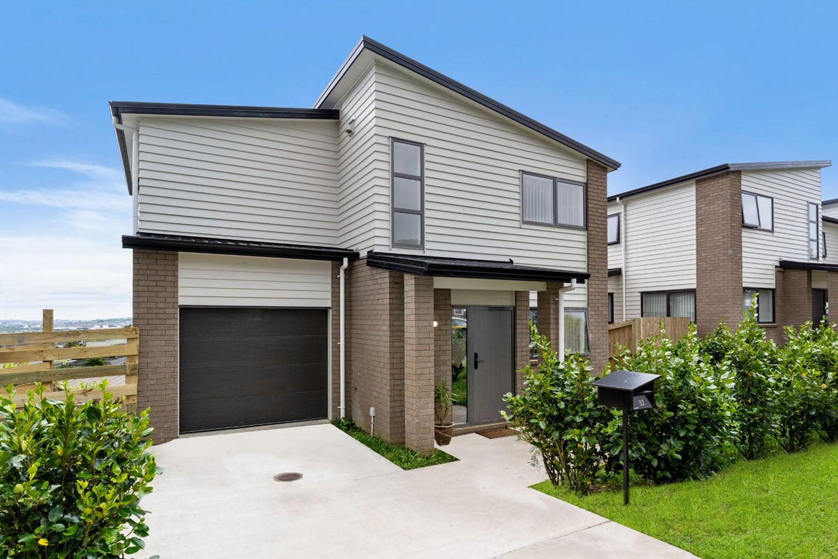 52 Arrowsmith Drive, Flat Bush, Auckland - Carousel 2