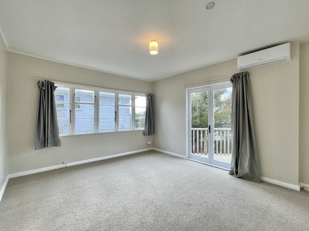 18 Fraser Street, Wainuiomata, Lower Hutt - Carousel 1