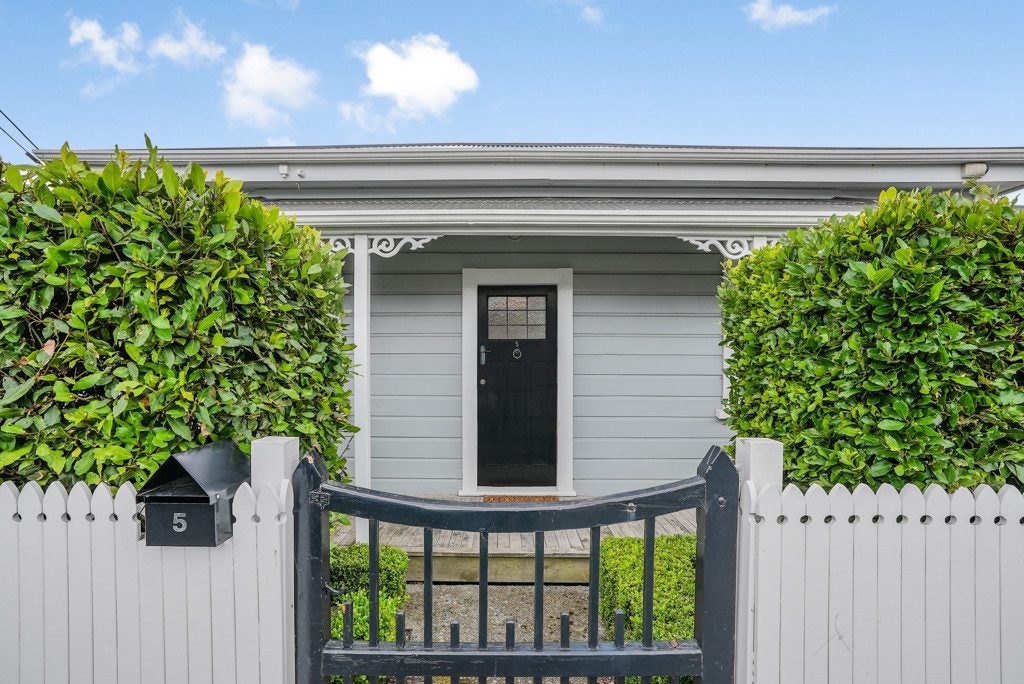 5 Udy Street, Petone, Lower Hutt - Carousel 2