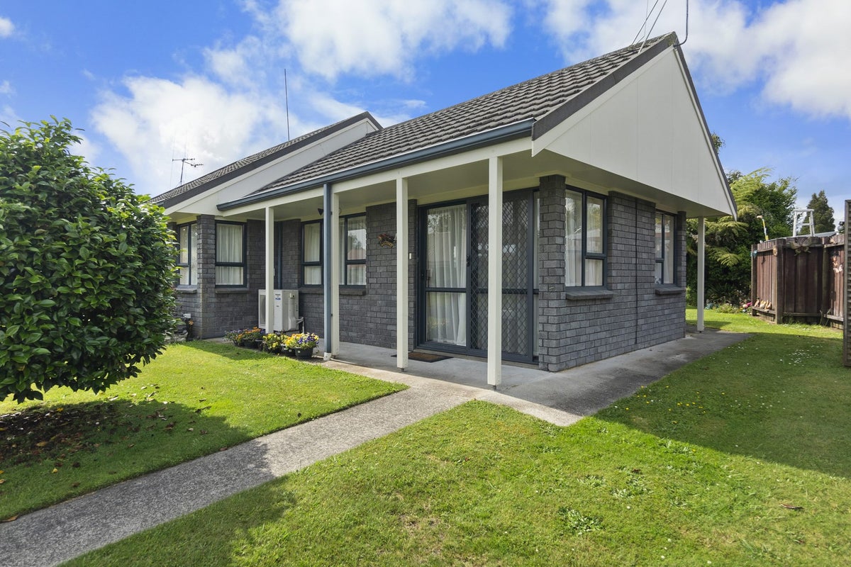 14B Kingfisher Way, TE KOWHAI, Hamilton - Carousel 1