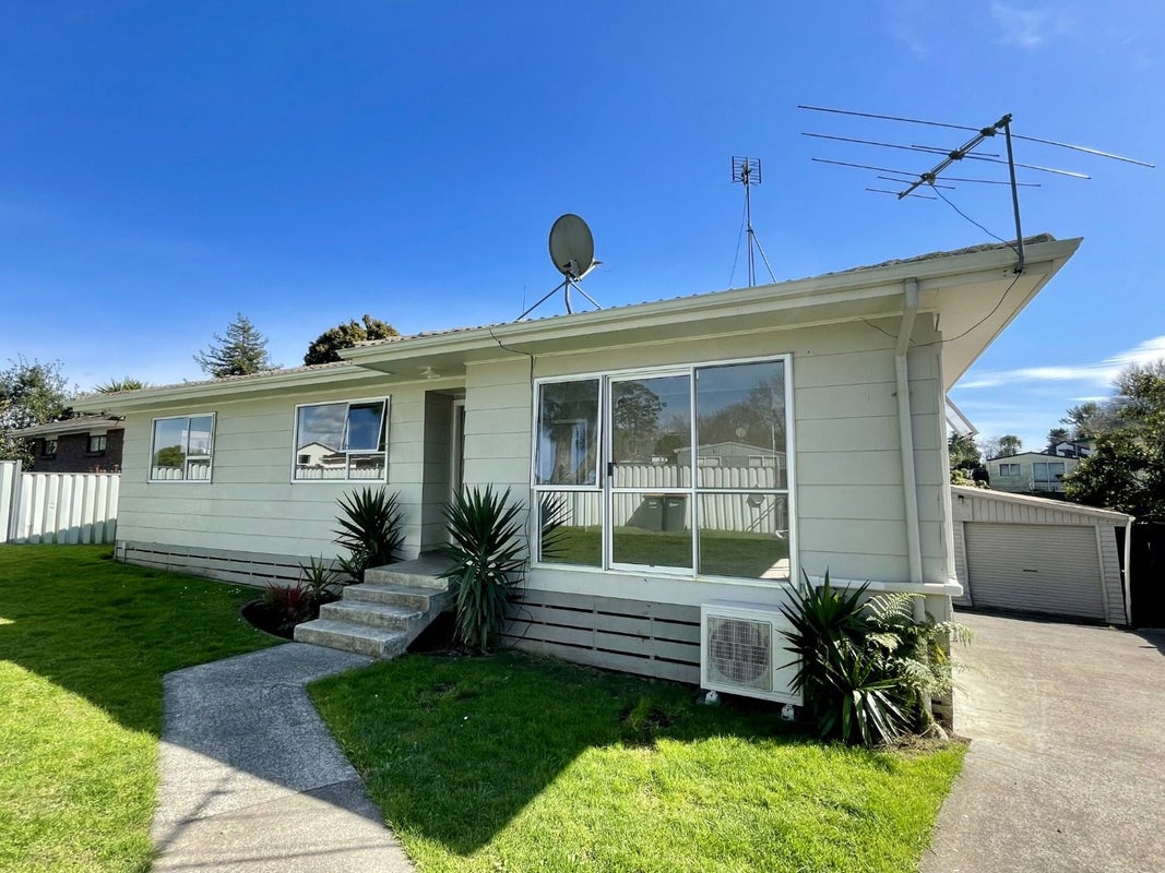 2 Citril Place, Red Hill, Papakura - Carousel 1