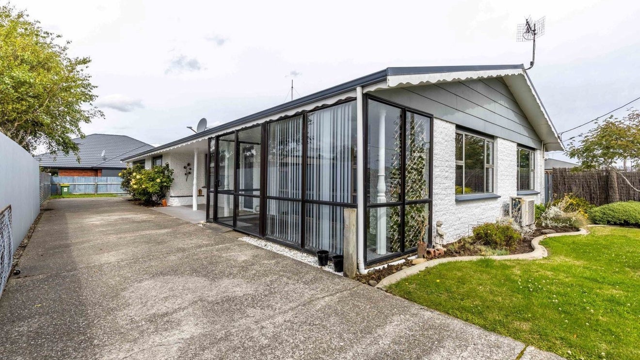 8 Myers Street, Waikiwi, Invercargill - Carousel 1