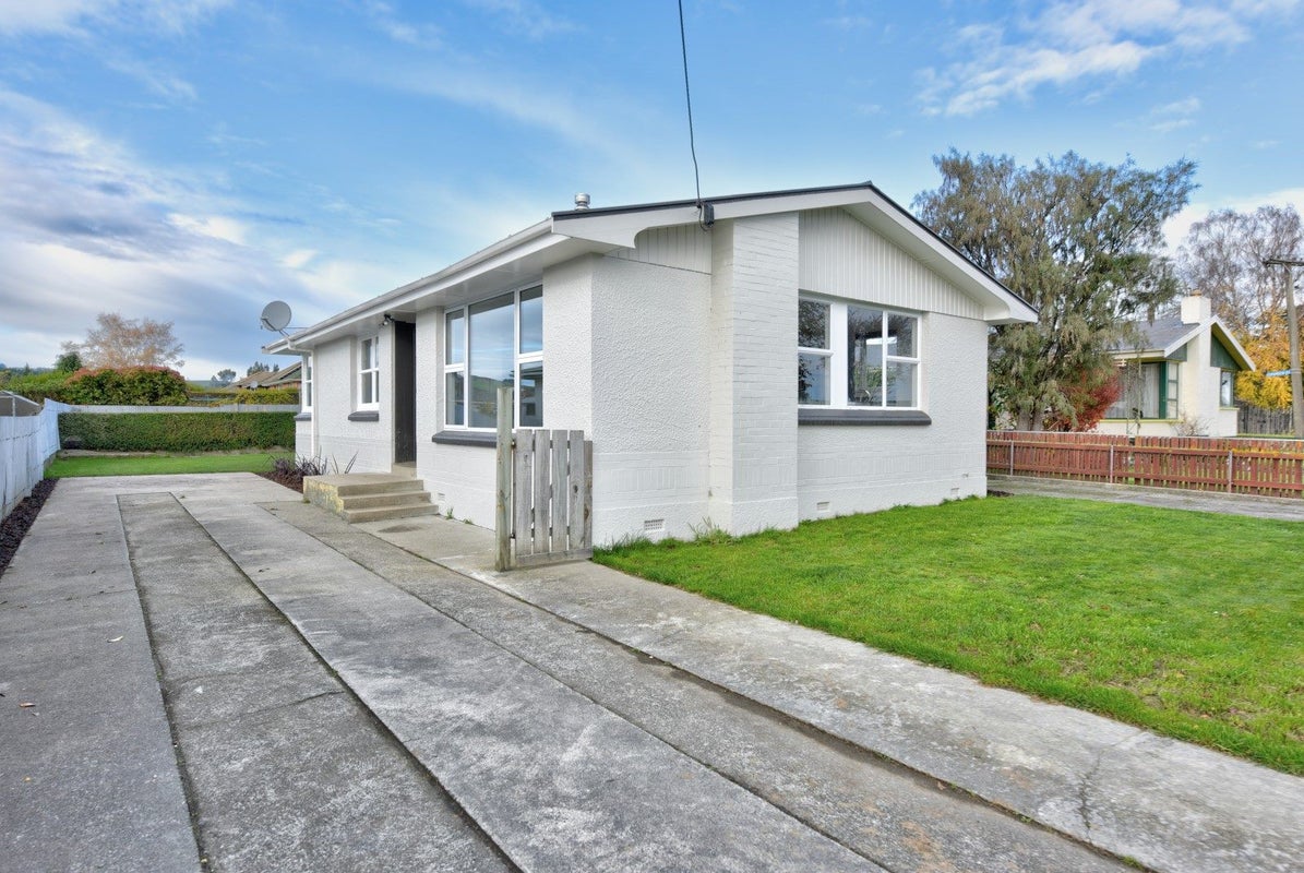 53 Huron Street, East Gore, Gore - Carousel 1