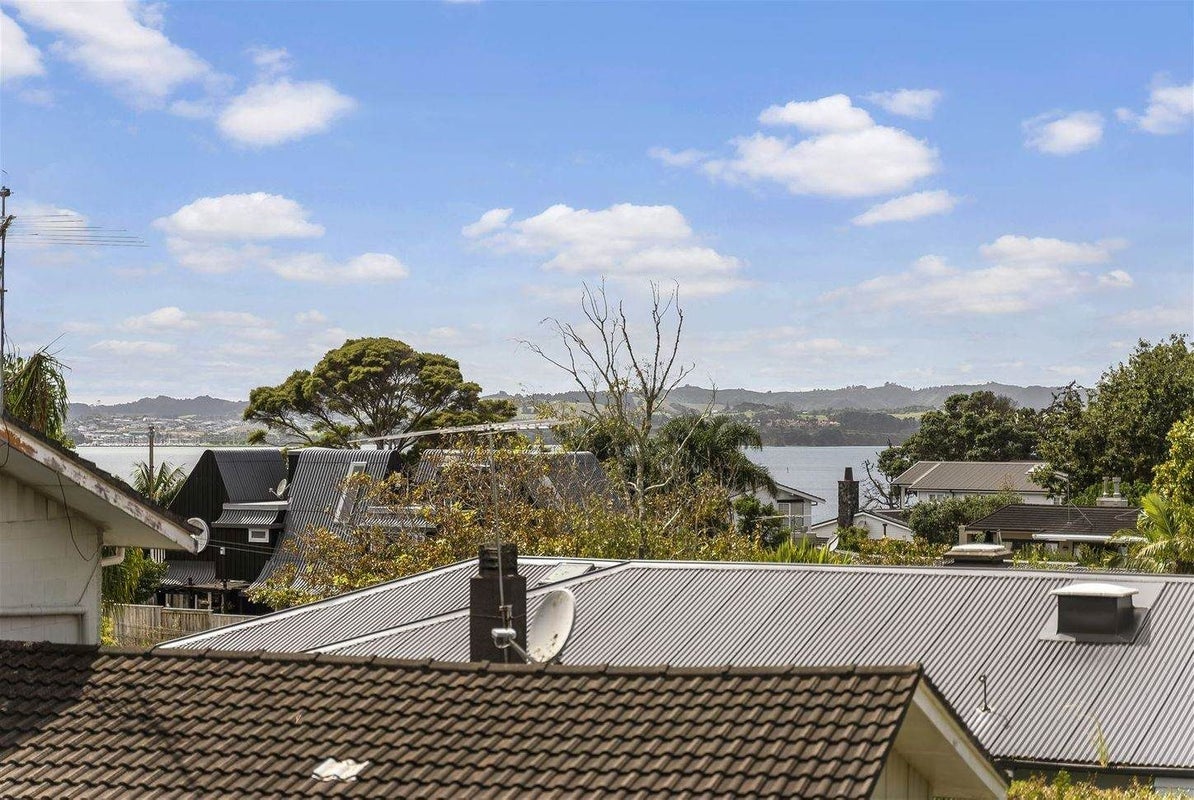 76 Marine Parade, Mellons Bay, Auckland - Carousel 10