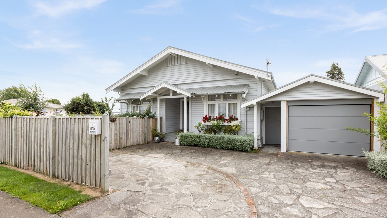 815 Eaton Road, Saint Leonards, Hastings - Carousel 1