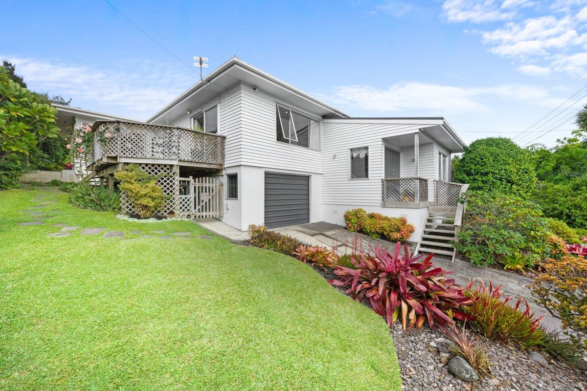 25 Seaton Road, Murrays Bay, North Shore City, Auckland - Carousel 50