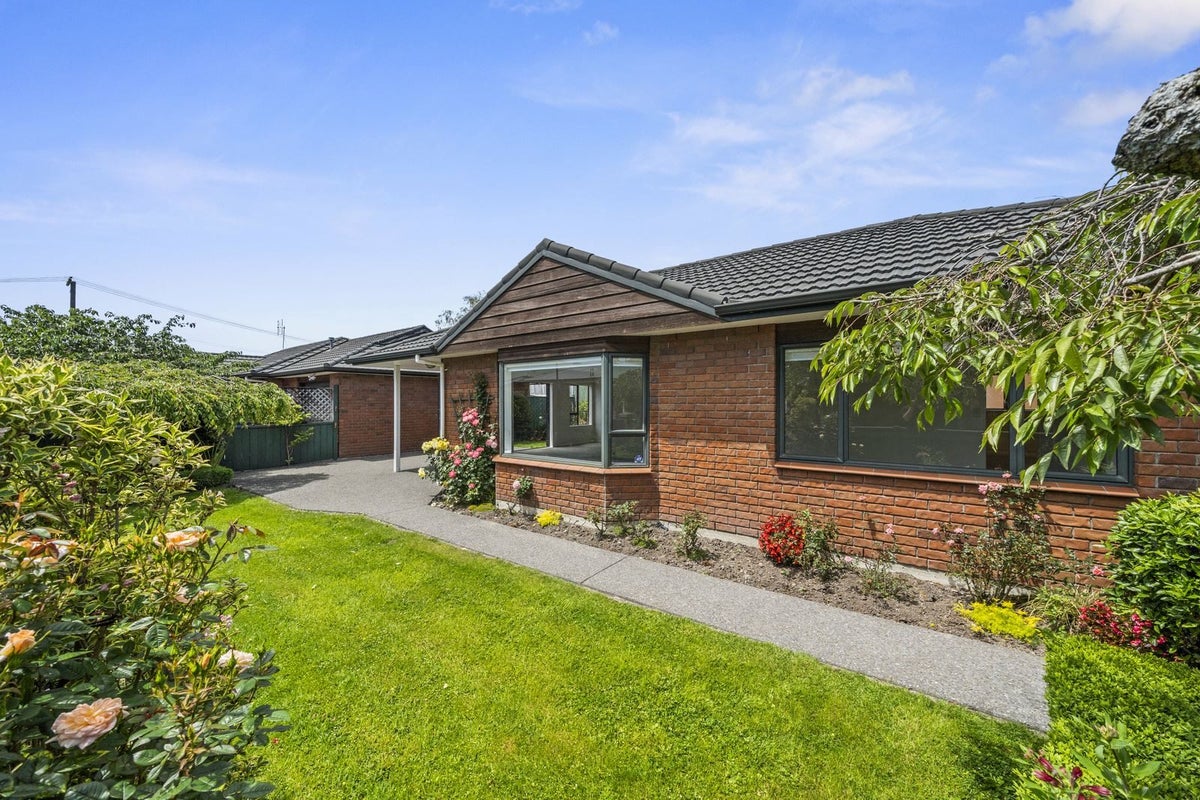 27B Kiln Street, Silverstream, Upper Hutt - Carousel 1