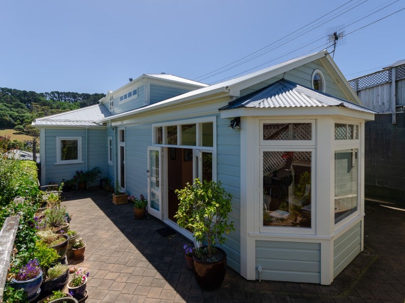 83 Hamilton Road, Hataitai, Wellington - Carousel 1
