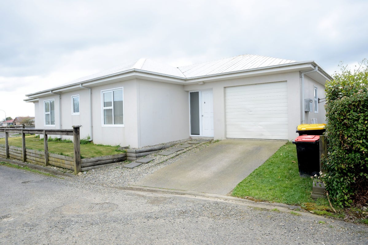 81 Lothian Crescent, Strathern, Invercargill - Carousel 1