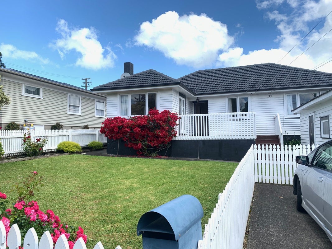 0 Puketea Bay, Admiralty Bay, French Pass - Carousel 1