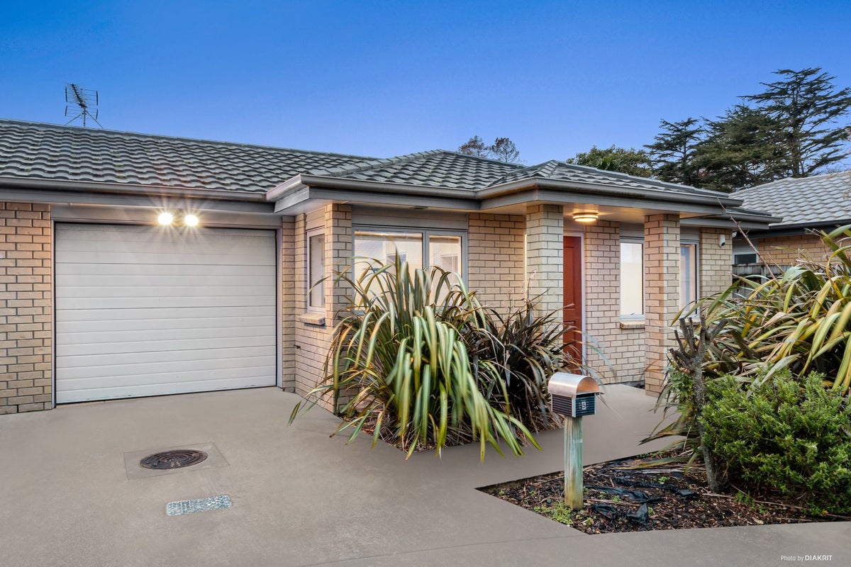 5/68 Fonteyn Street, Avondale, Auckland - Carousel 1