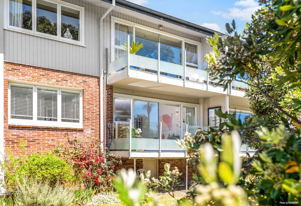 3/29 Hamilton Road, Herne Bay, Auckland - Carousel 1