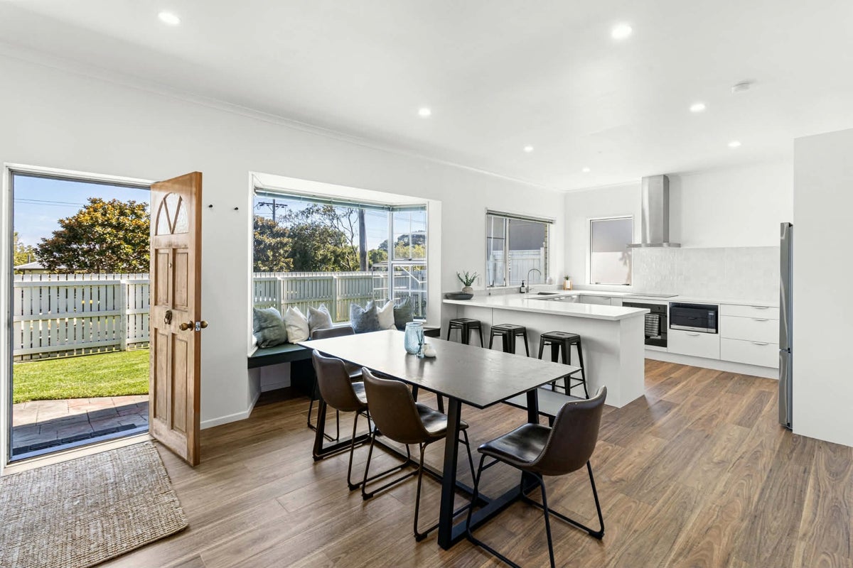 13 Burns Street, Westown, New Plymouth - Carousel 21